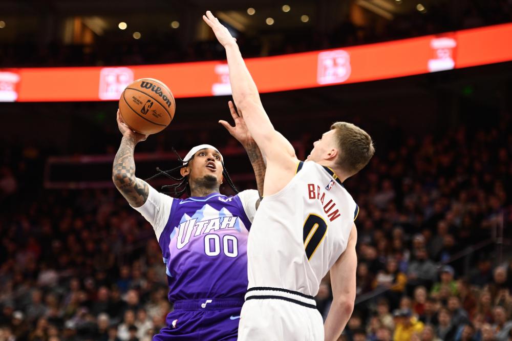 队的表现引 队的表现引